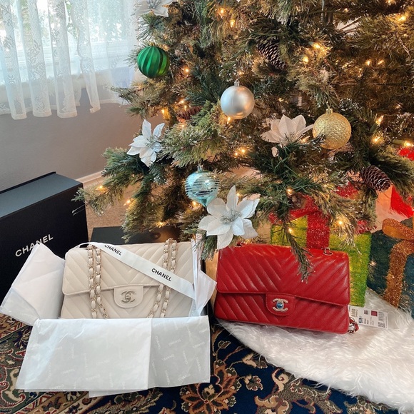 💗SOLD💗Chanel 20B Chevron Ivory M/L Caviar GHW - Picture 4 of 4